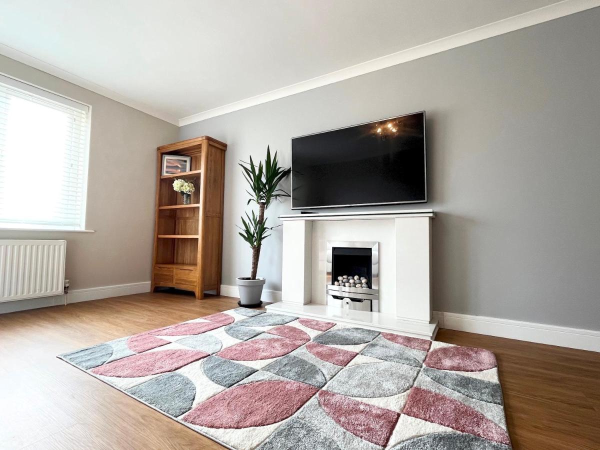 Modern 3 Bed Bungalow With Parking, Private Garden Newlyn Exterior photo